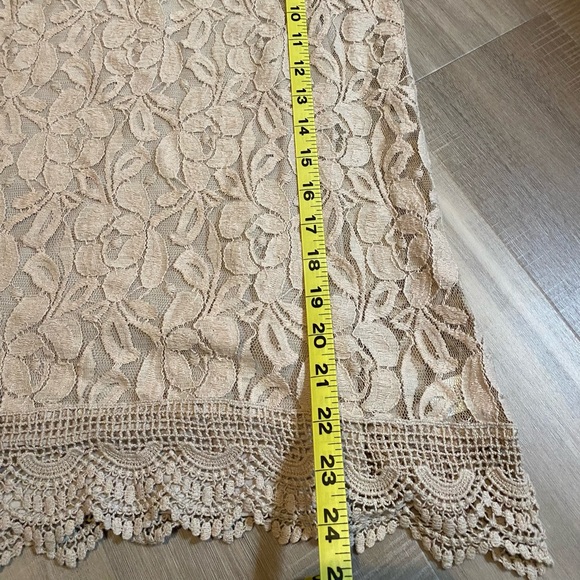 Cable & Gauge Women’s Sleeveless Top with Under Layer - Picture 7 of 7